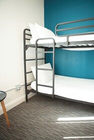 11th Avenue Hotel and Hostel