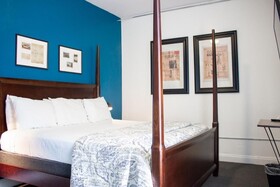 11th Avenue Hotel and Hostel