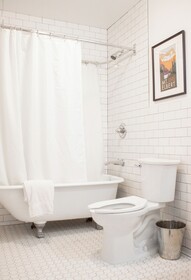 11th Avenue Hotel and Hostel