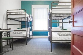 11th Avenue Hotel and Hostel