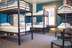 11th Avenue Hotel and Hostel