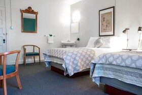 11th Avenue Hotel and Hostel