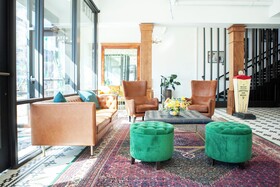 11th Avenue Hotel and Hostel