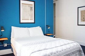 11th Avenue Hotel and Hostel