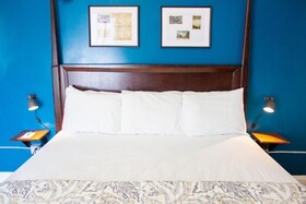 11th Avenue Hotel and Hostel