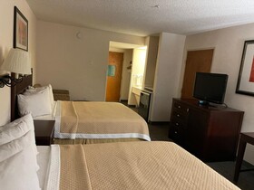 Days Inn & Suites by Wyndham Denver International Airport