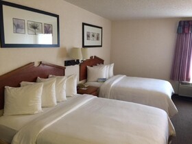 Days Inn & Suites by Wyndham Denver International Airport