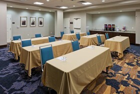 Hampton Inn & Suites Denver Airport / Gateway Park