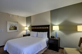 Hampton Inn & Suites Denver Airport / Gateway Park