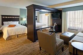 Hampton Inn & Suites Denver Airport / Gateway Park