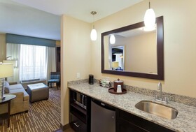 Hampton Inn & Suites Denver Airport / Gateway Park
