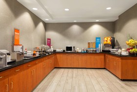 Hampton Inn & Suites Denver Cherry Creek