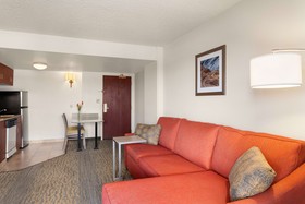 Hampton Inn & Suites Denver Cherry Creek