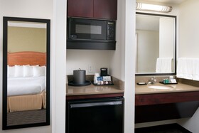 Spark by Hilton Denver International Airport