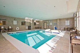 Holiday Inn Express & Suites Denver East-Peoria Street