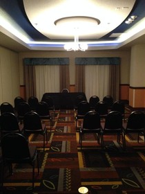 Holiday Inn Express & Suites Denver East-Peoria Street