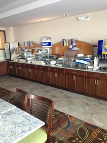Holiday Inn Express & Suites Denver East-Peoria Street