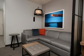 Hyatt Place Denver / Peña Station