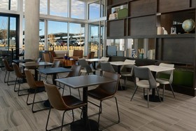 Hyatt Place Denver / Peña Station
