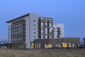Hyatt Place Denver / Peña Station
