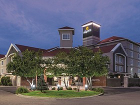 La Quinta Inn & Suites by Wyndham Denver Airport DIA
