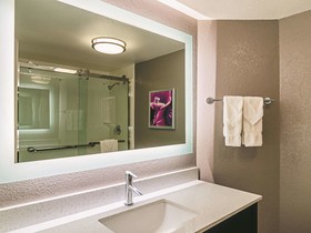 La Quinta Inn & Suites by Wyndham Denver Airport DIA