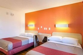 Motel 6 Denver Central - Federal Boulevard