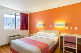 Motel 6 Denver Central - Federal Boulevard