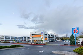 Motel 6 Denver Central - Federal Boulevard