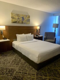 Plaza Hotel Denver Central