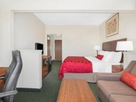 Ramada by Wyndham Denver International Airport