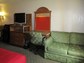 Rodeway Inn & Suites