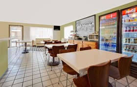 Super 8 by Wyndham Denver Central