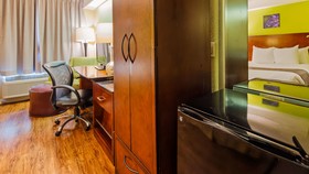 Days Inn by Wyndham Thornton