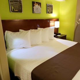 Days Inn by Wyndham Thornton