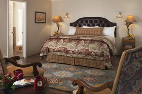 Antlers On The Creek Bed & Breakfast