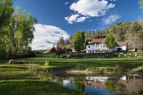 Antlers On The Creek Bed & Breakfast