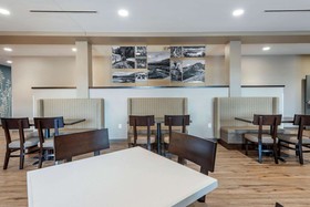 MainStay Suites