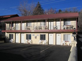 Spanish Trails Inn & Suites
