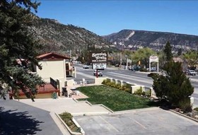Spanish Trails Inn & Suites