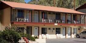 Spanish Trails Inn & Suites