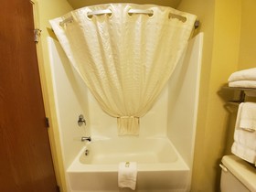 Cobblestone Inn and Suites of Eaton