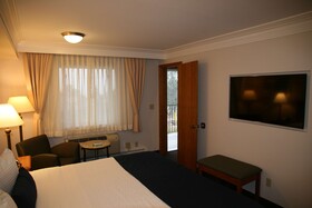 Best Western Plus Silver Saddle Inn