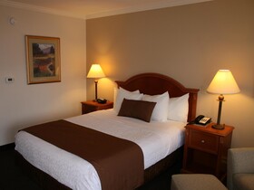Best Western Plus Silver Saddle Inn