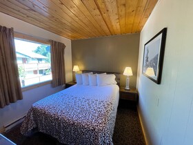 Estes Mountain Inn