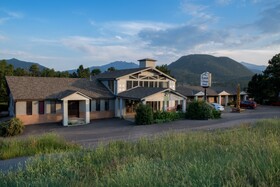 Trailborn Rocky Mountains Outpost