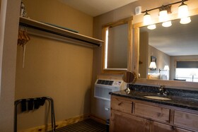 Hotel Estes