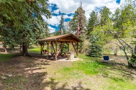 Ponderosa Lodge