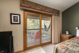 Ponderosa Lodge
