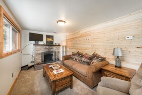 Ponderosa Lodge